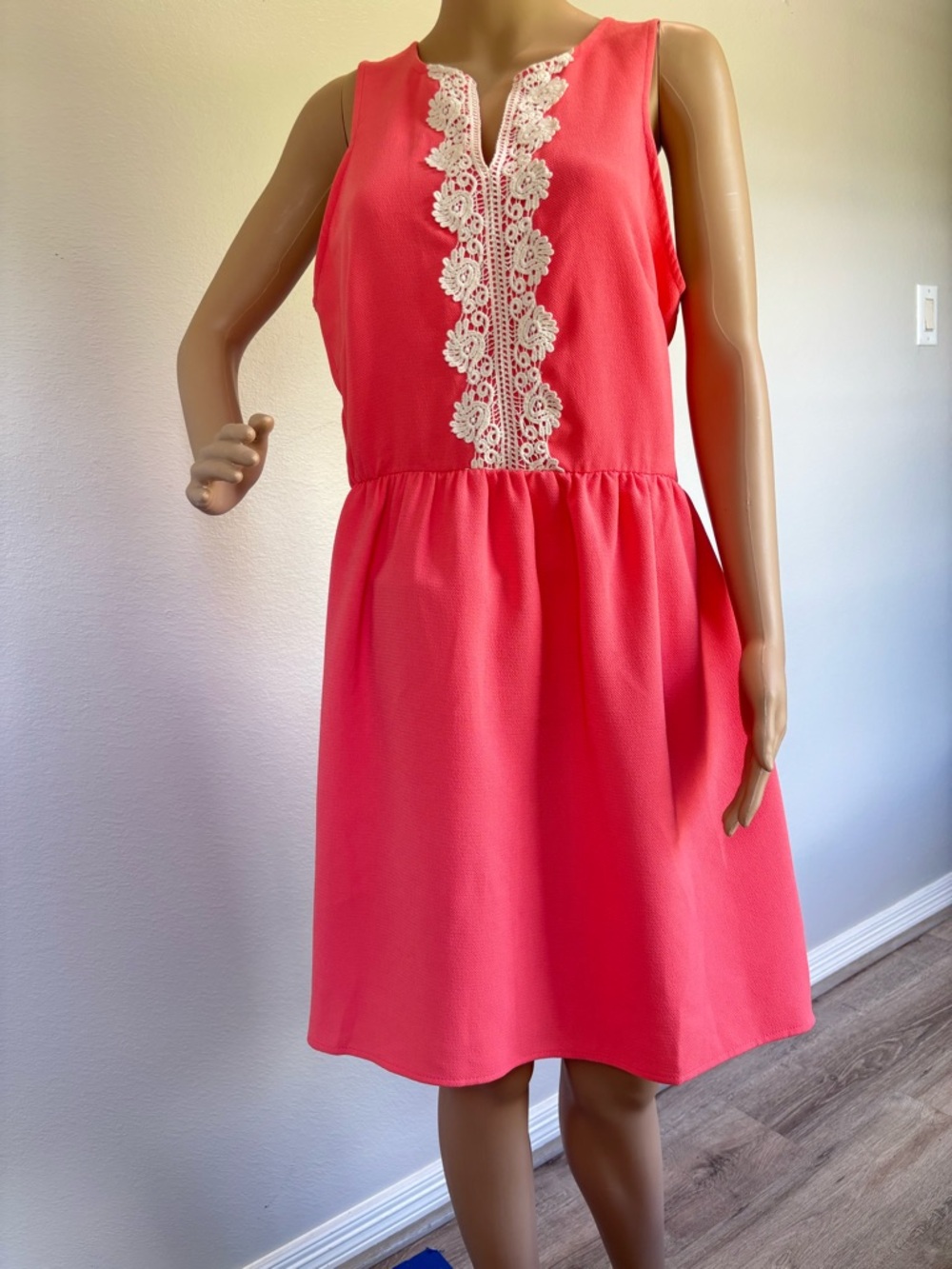 Francesca’s Miami Coral Sleeveless Dress with Ivory Crochet Trim Back zipper NWT - Picture 11 of 16